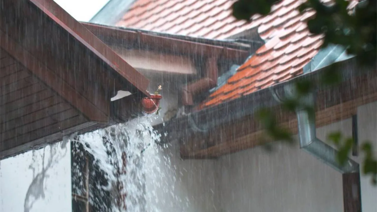 5 reasons why gutters are so important to your roof and home post featured